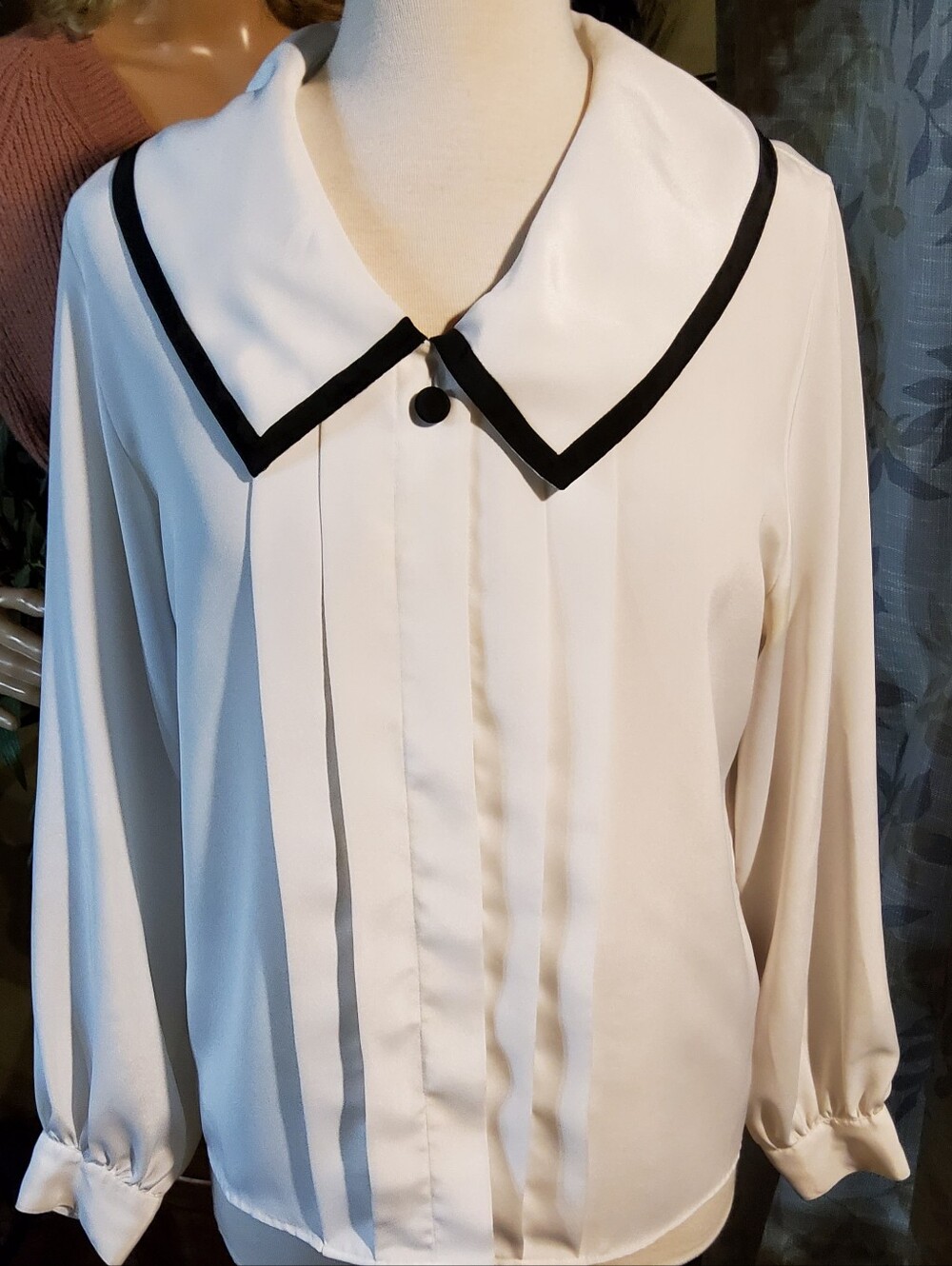 RARE Retro White Button-Front Blouse with Black Trim Peter Pan Collar